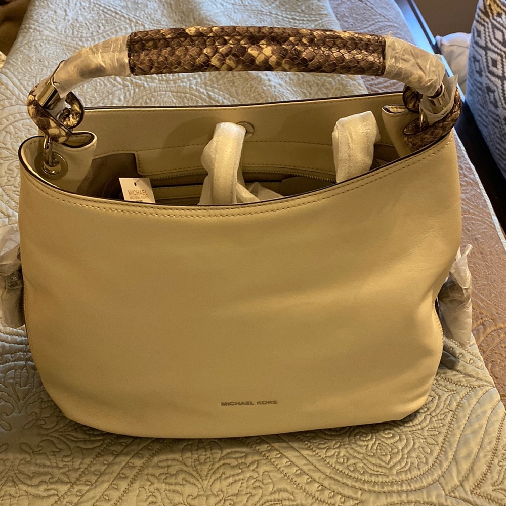 Michael Kors shoulder back with snake skin handle